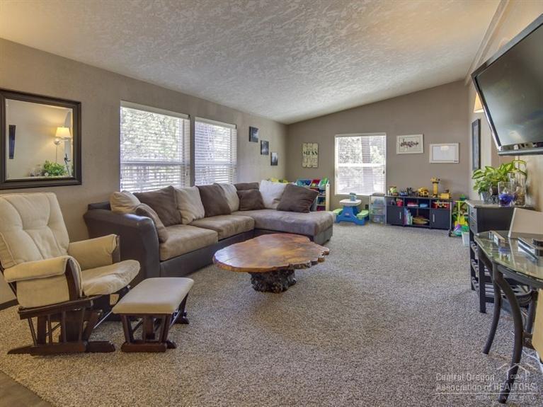 60085 Hopi Road Bend, OR 97702 - Photo 17 of 25 Additional Photo