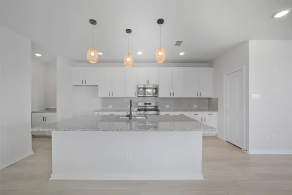 $3,100 | 13102 Verde Oaks Trail, Cypress, TX 77433