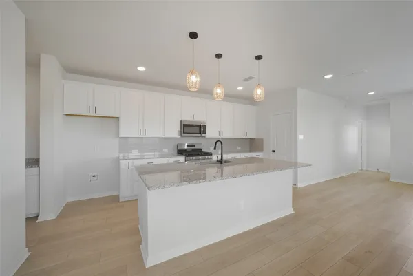 $3,200 | 13102 Verde Oaks Trail, Cypress, TX 77433