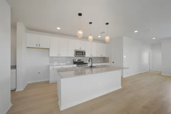 $3,100 | 13102 Verde Oaks Trail, Cypress, TX 77433