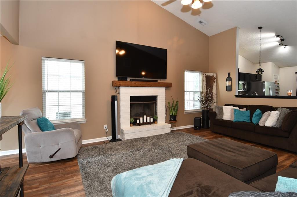 5803 Long Ridge Place Indianapolis, IN 46221 - Photo 4 of 32 Gallery Image 4