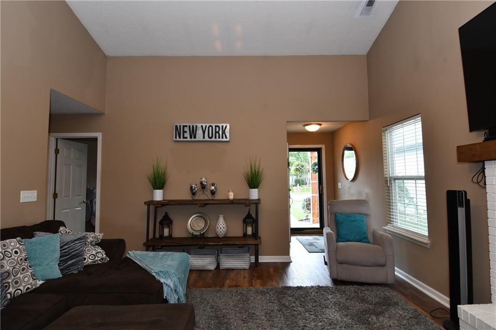 5803 Long Ridge Place Indianapolis, IN 46221 - Photo 8 of 32 Gallery Image 8
