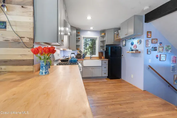 $675,000 | 450 Coyote Way, Bonners Ferry, ID 83805