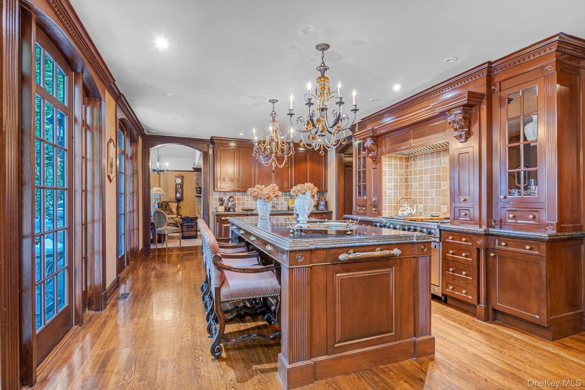 183 Mill Spring Road Manhasset, NY 11030 - Photo 8 of 32 Custom finishes striking stone island