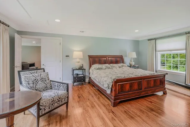 $1,998,000 | 47 Sherwood Gate, Oyster Bay, NY 11771