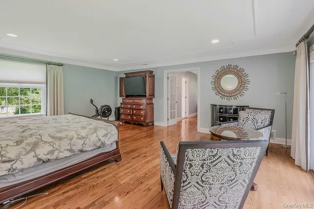 $1,998,000 | 47 Sherwood Gate, Oyster Bay, NY 11771