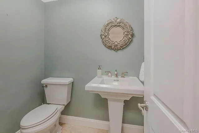 $1,998,000 | 47 Sherwood Gate, Oyster Bay, NY 11771