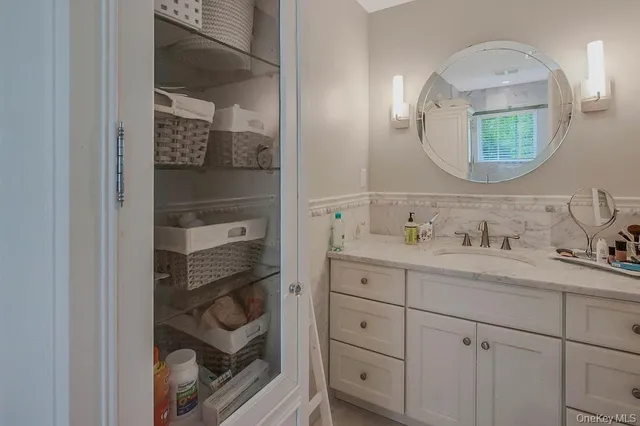 $1,998,000 | 47 Sherwood Gate, Oyster Bay, NY 11771