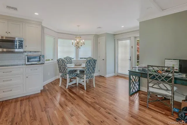 $1,998,000 | 47 Sherwood Gate, Oyster Bay, NY 11771