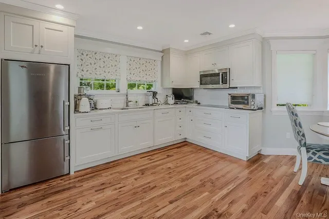 $1,998,000 | 47 Sherwood Gate, Oyster Bay, NY 11771