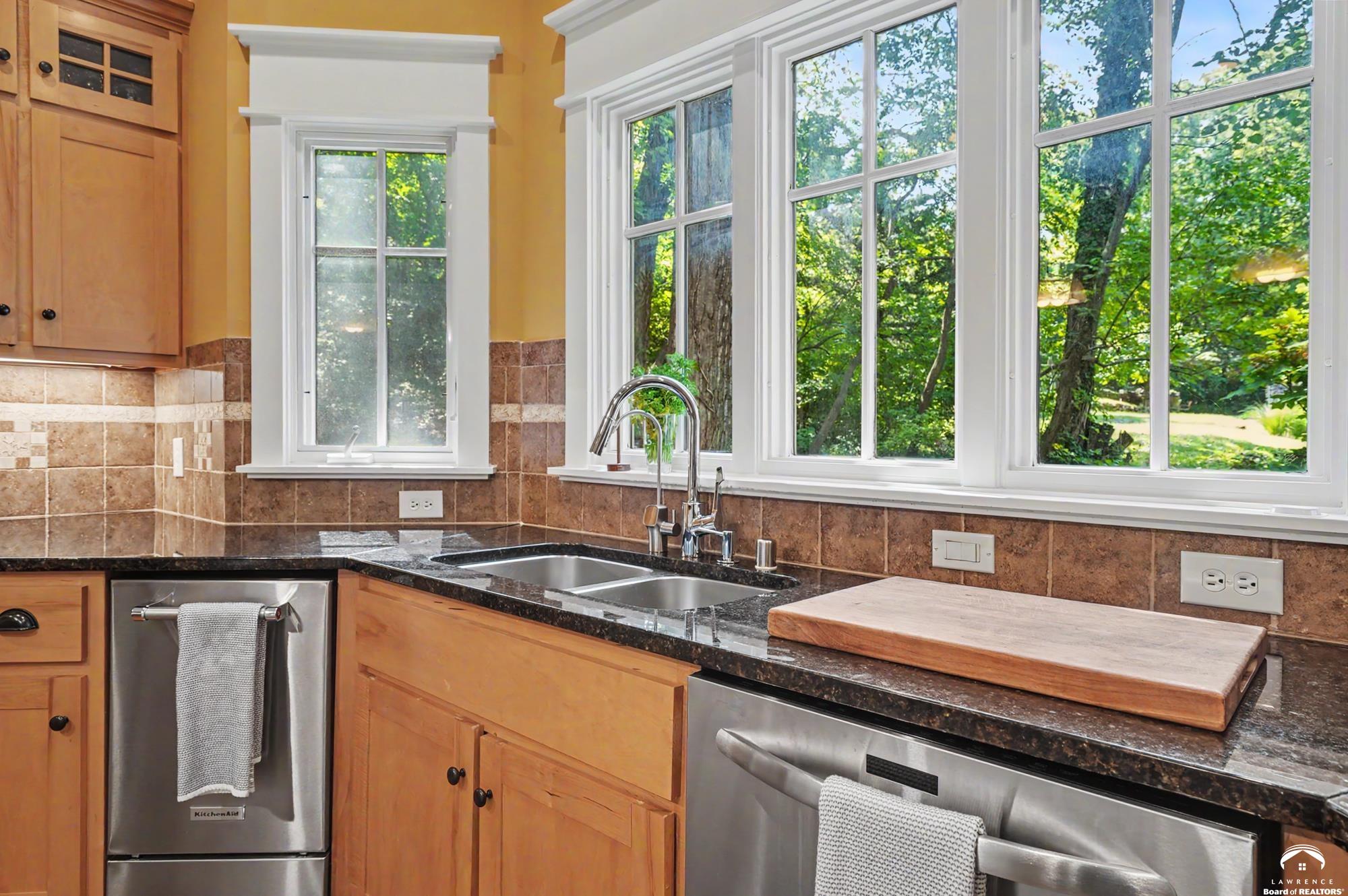 1006 Avalon Road Lawrence, KS 66044 - Photo 18 of 57 Gallery Image 18