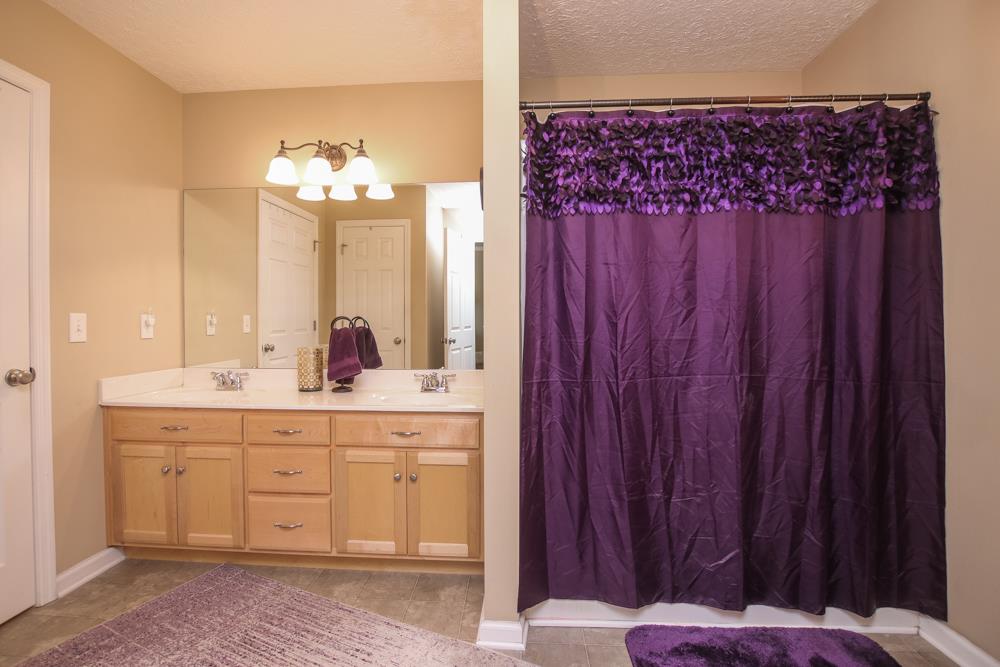 517 Rome Pike Lebanon, TN 37087 - Photo 10 of 19 Extra large master bath. Double vanities.