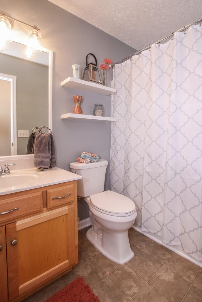 517 Rome Pike Lebanon, TN 37087 - Photo 14 of 19 #2 Bathroom, remodeled last year.