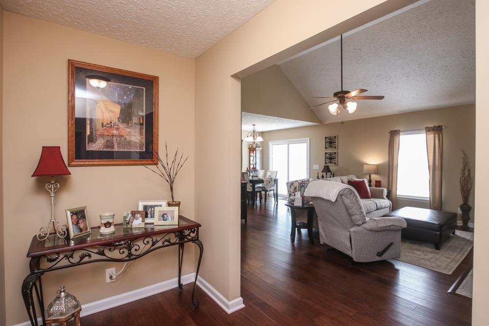 517 Rome Pike Lebanon, TN 37087 - Photo 3 of 19 Nice large foyer which leads to the living room.