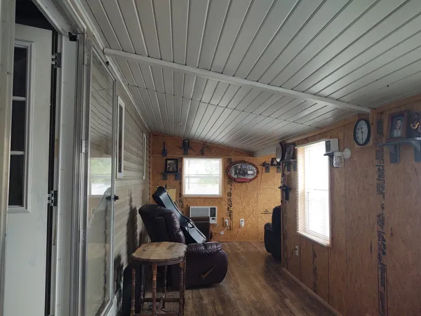 $130,000 | 155 Shelby Road, Vienna, IL 62995