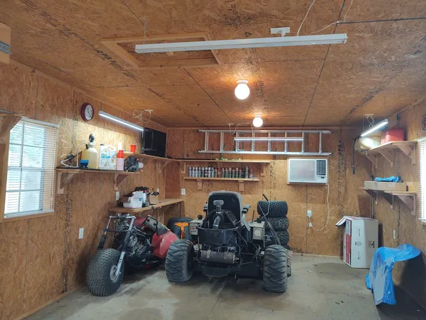 $130,000 | 155 Shelby Road, Vienna, IL 62995