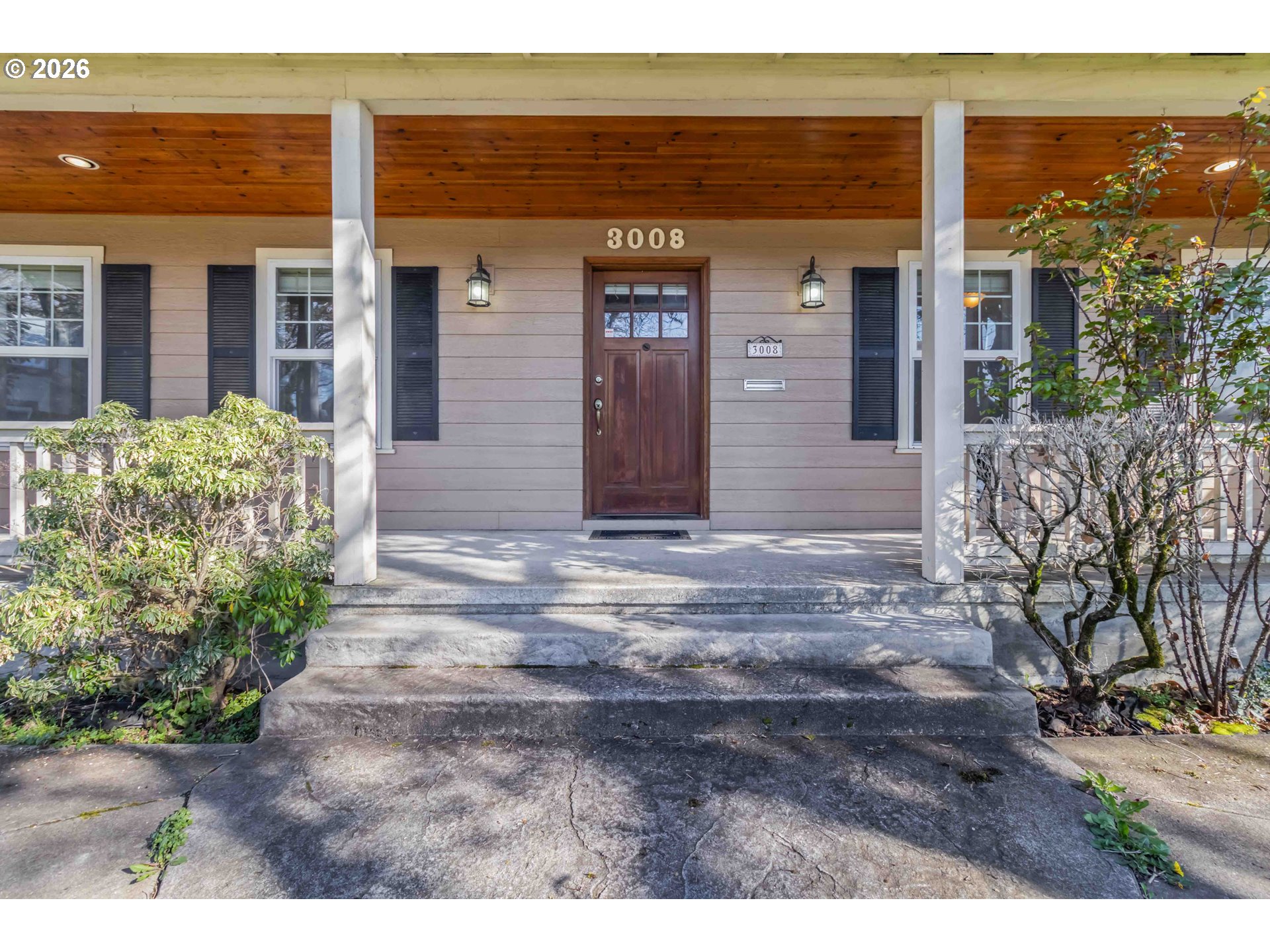 3008 Garfield Street Longview, WA 98632 - Photo 3 of 45 a front view of a house with garden