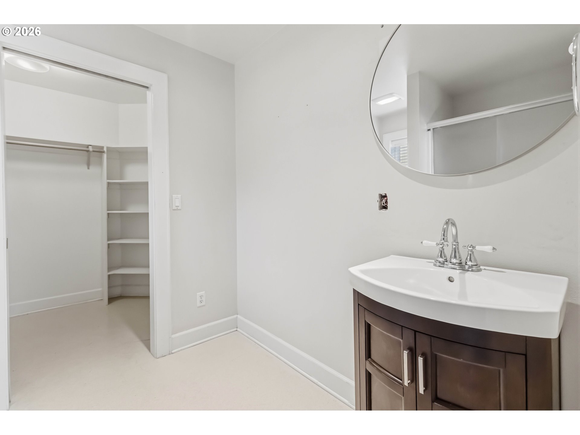 3008 Garfield Street Longview, WA 98632 - Photo 34 of 45 a bathroom with a sink and a mirror