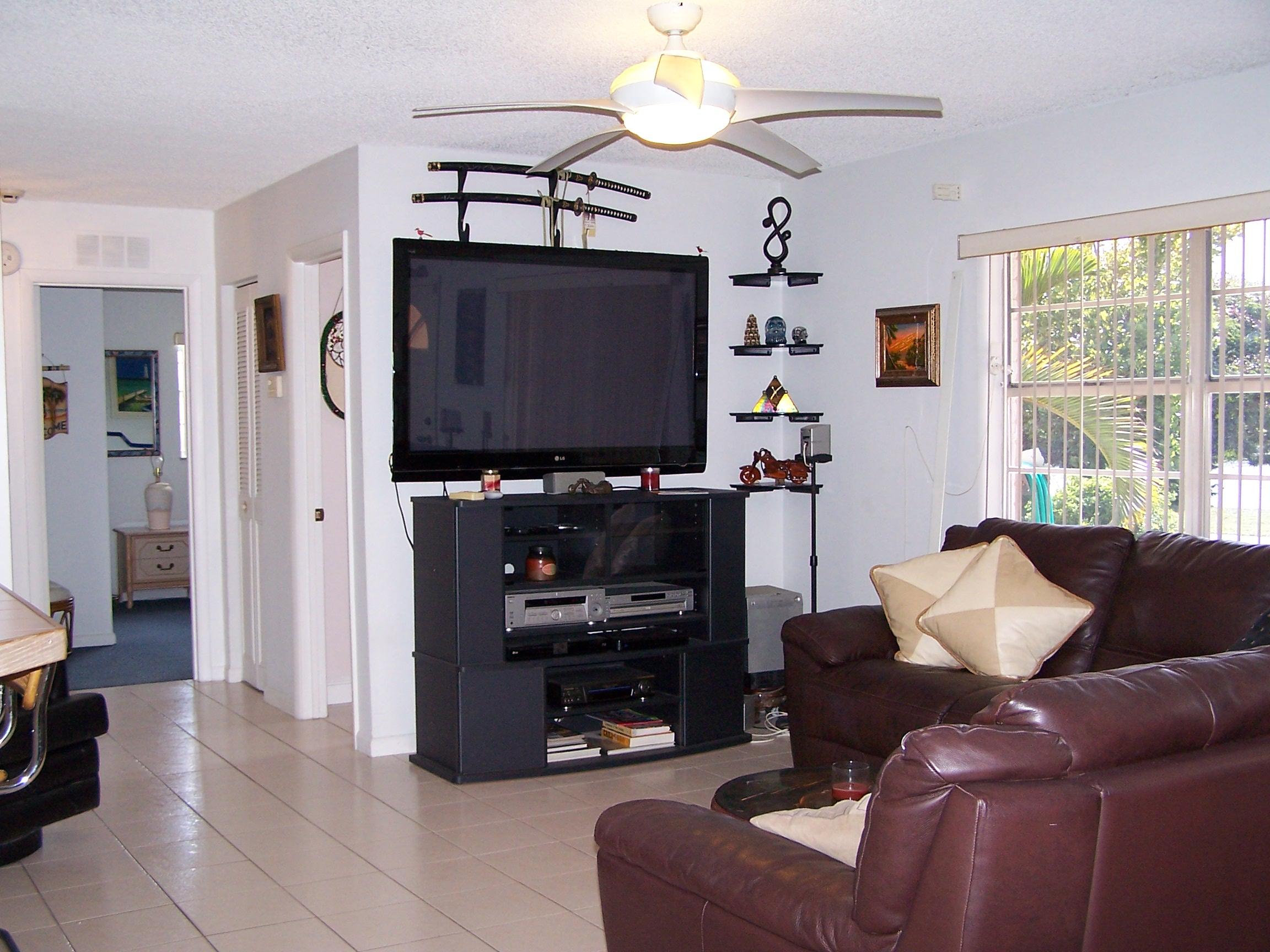 707 Southeast Alamanda Way Stuart, FL 34996 - Photo 11 of 31 100_3427