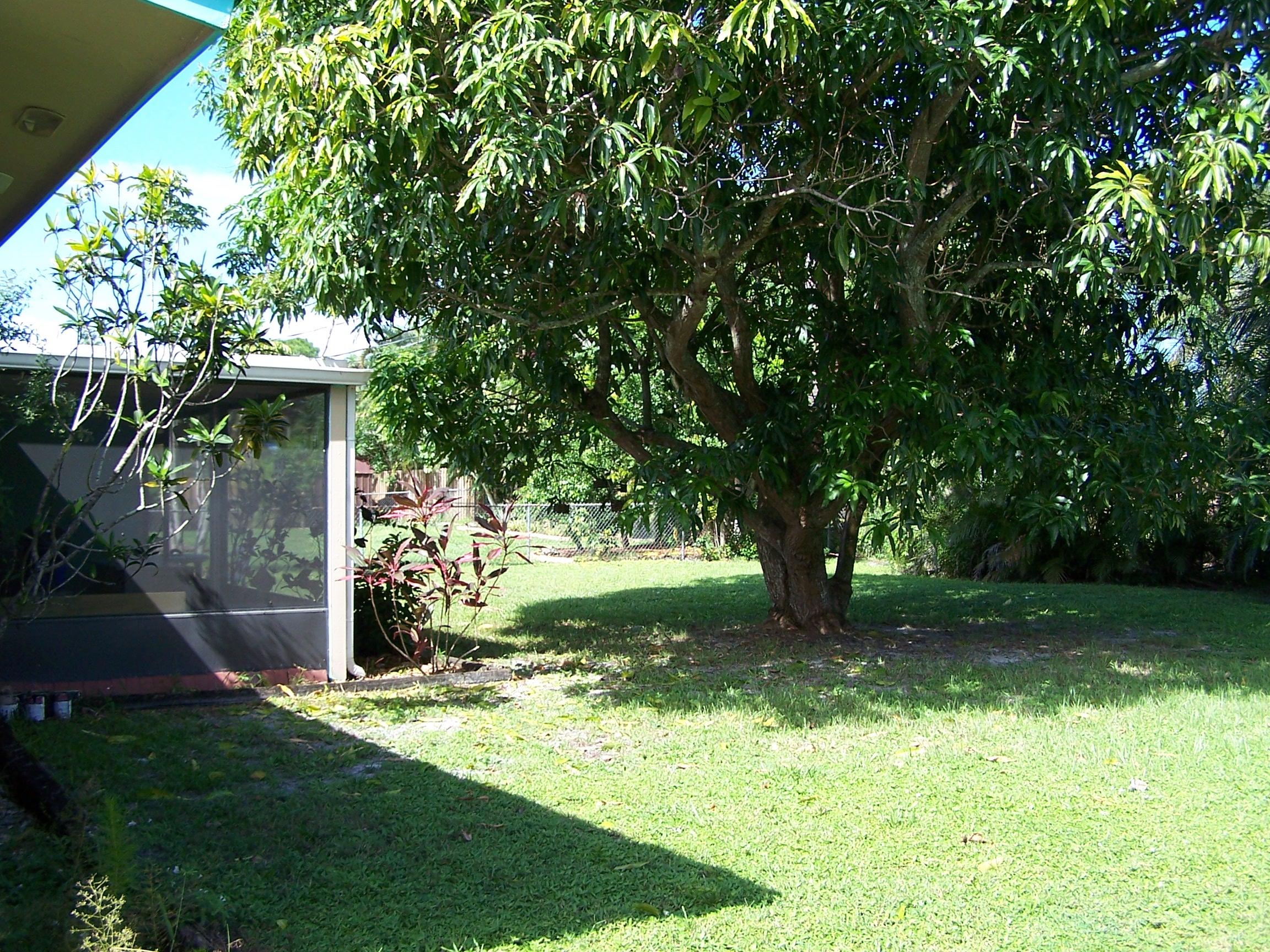 707 Southeast Alamanda Way Stuart, FL 34996 - Photo 9 of 31 100_3439