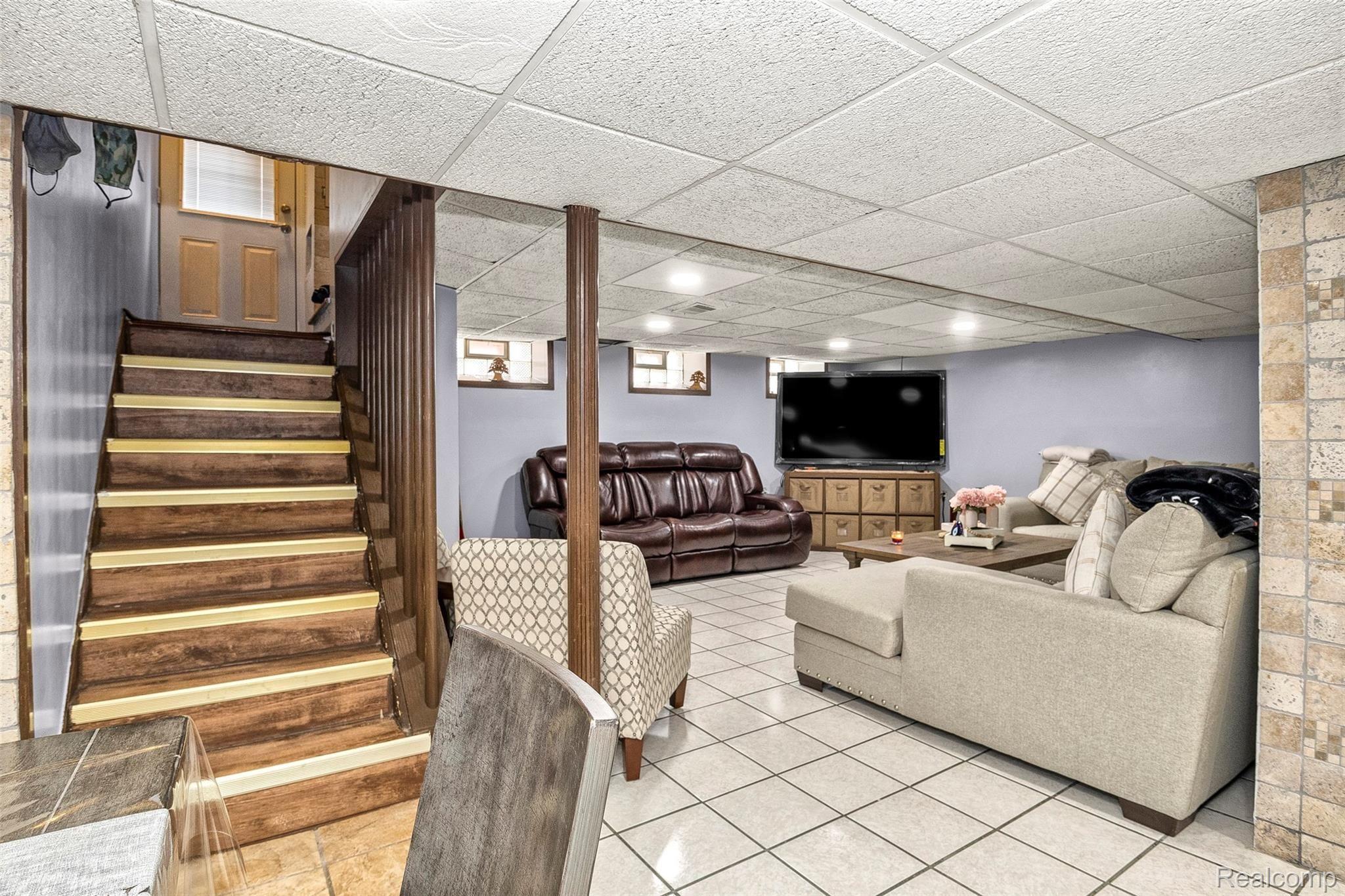 7500 Miller Road Dearborn, MI 48126 - Photo 27 of 35 27.jpg