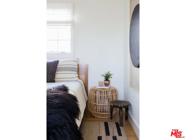 a view of a workspace with furniture