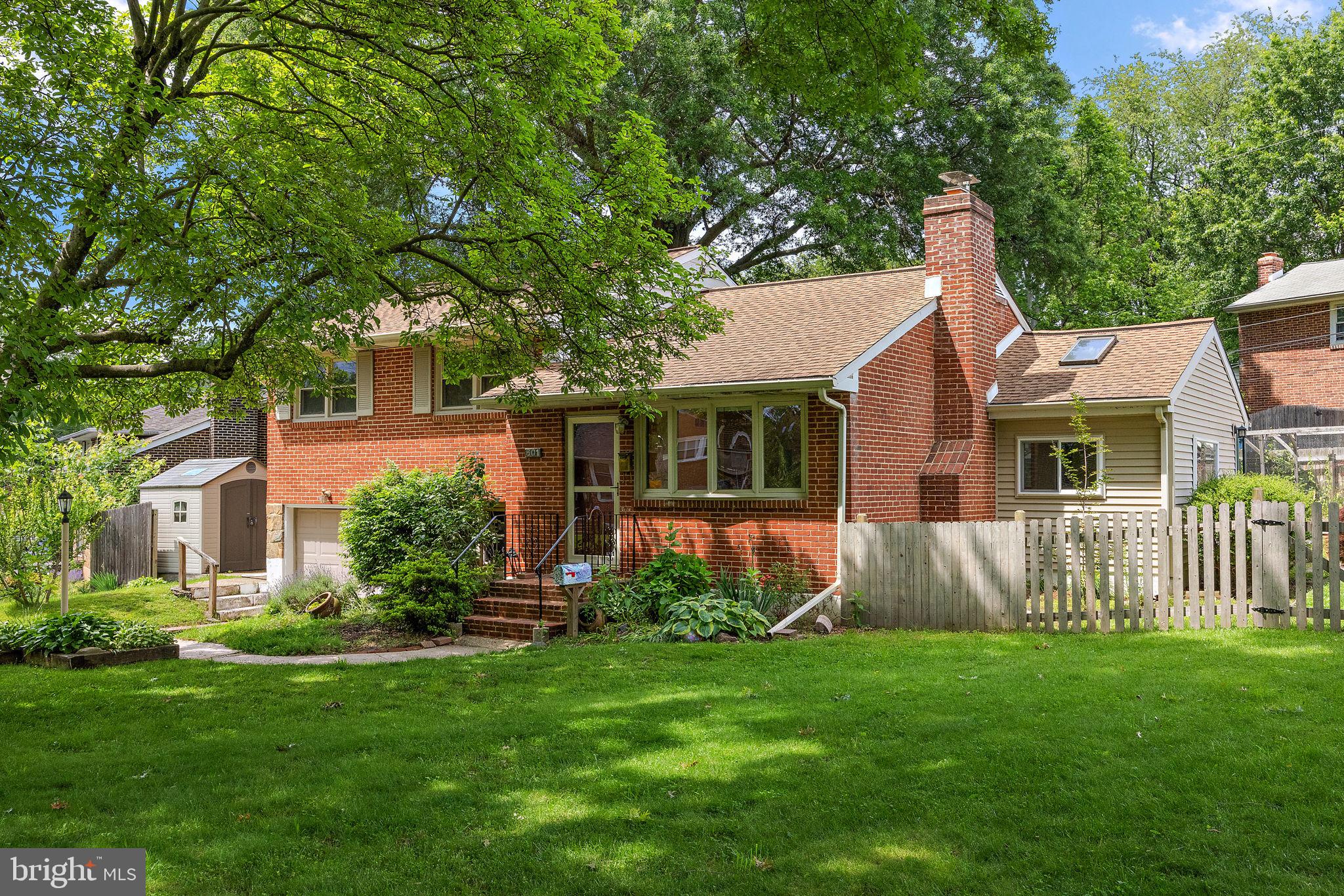 601 Riverview Road Claymont, DE 19703 - Photo 31 of 33 a front view of a house with garden