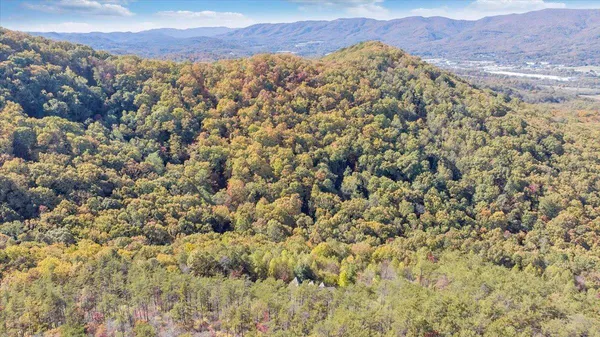 $464,900 | 3085 Creekside Drive, Salem, VA 24153