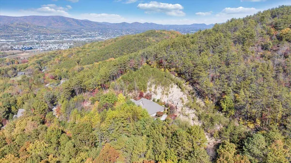 $464,900 | 3085 Creekside Drive, Salem, VA 24153