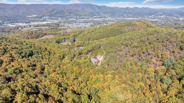 $464,900 | 3085 Creekside Drive, Salem, VA 24153