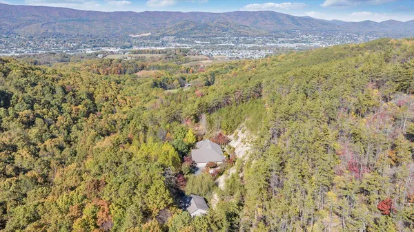 $464,900 | 3085 Creekside Drive, Salem, VA 24153