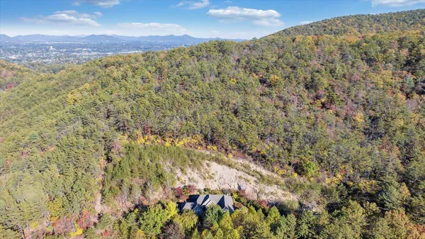 $464,900 | 3085 Creekside Drive, Salem, VA 24153