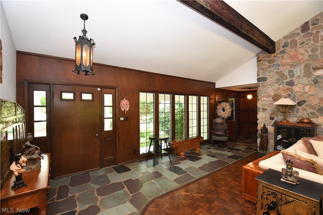 433 Riverview Road Gates Mills, OH 44040 - Photo 3 of 33 Gallery Image 3