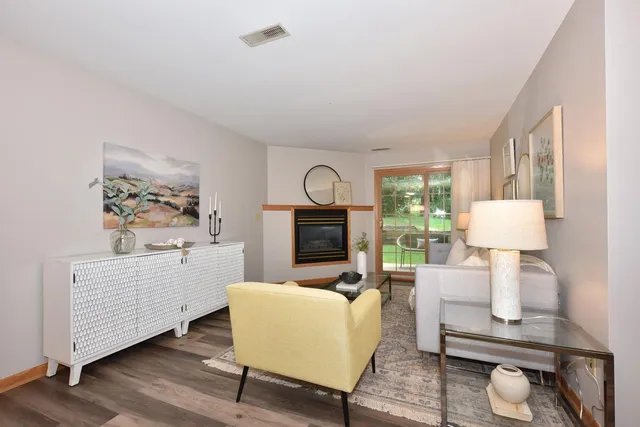 $289,000 | 18575 Brookfield Lake Drive, Unit 61, Brookfield, WI 53045