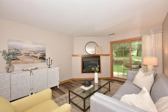 $289,000 | 18575 Brookfield Lake Drive, Unit 61, Brookfield, WI 53045