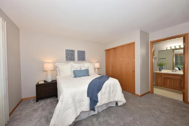 $289,000 | 18575 Brookfield Lake Drive, Unit 61, Brookfield, WI 53045