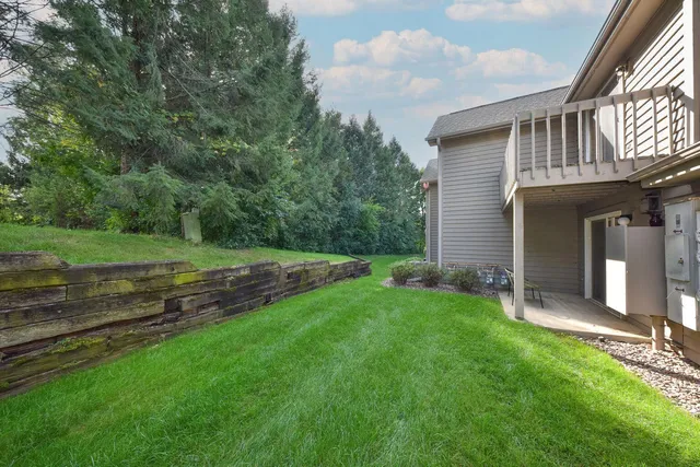 $289,000 | 18575 Brookfield Lake Drive, Unit 61, Brookfield, WI 53045