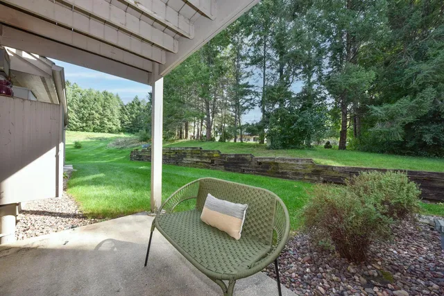 $289,000 | 18575 Brookfield Lake Drive, Unit 61, Brookfield, WI 53045