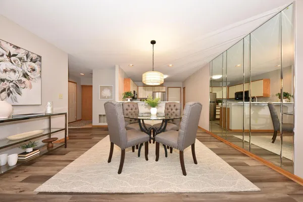 $289,000 | 18575 Brookfield Lake Drive, Unit 61, Brookfield, WI 53045