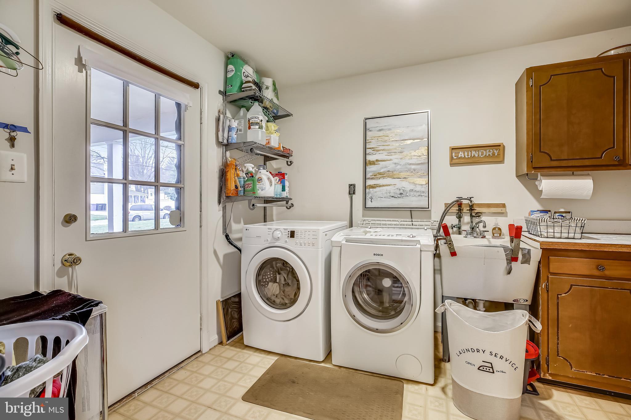 11715 Saddlerock Road Silver Spring, MD 20902 - Photo 12 of 30 Mudroom/
Laundry