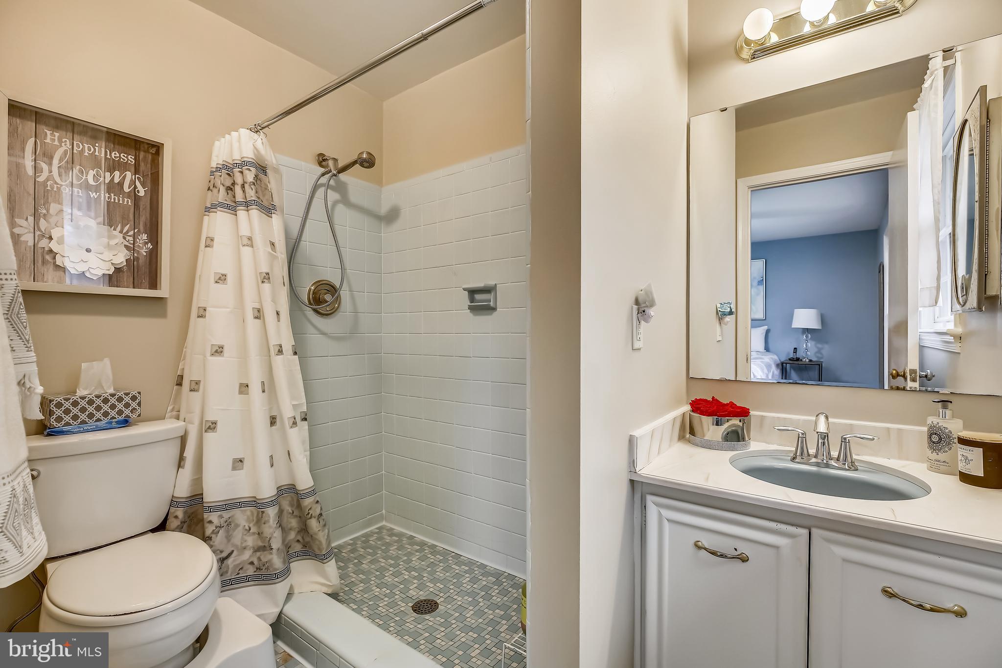 11715 Saddlerock Road Silver Spring, MD 20902 - Photo 21 of 30 Primary Bath