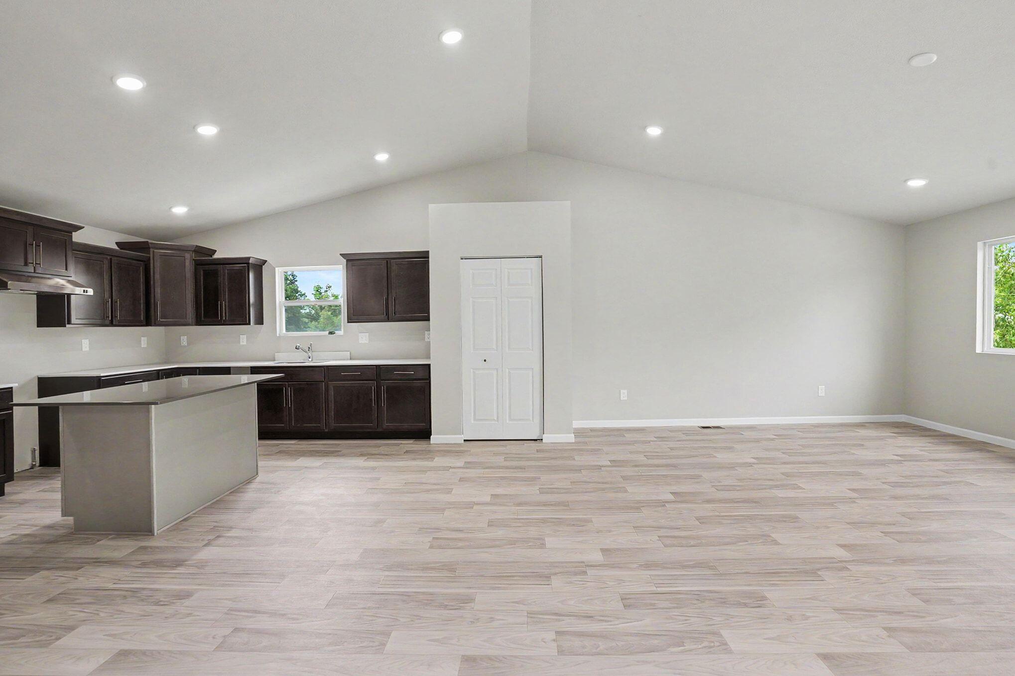 71372 Embassy Road Edwardsburg, MI 49112 - Photo 7 of 39 SGN038-i2060-Great Room1