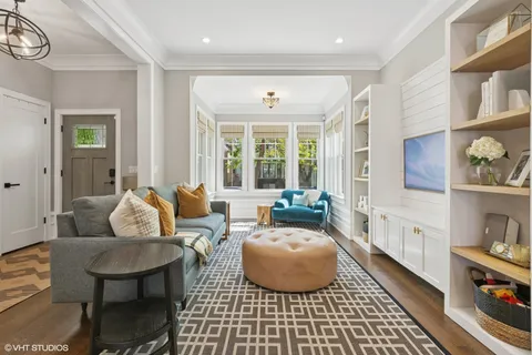 $1,150,000 | 2914 North Spaulding Avenue, Chicago, IL 60618