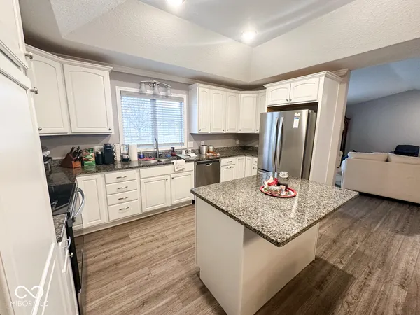 $285,000 | 2724 Heritage Parkway, Anderson, IN 46012