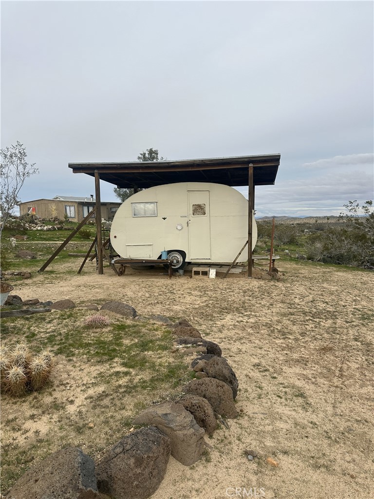 55710 Chaparral Road Yucca Valley, CA 92284 - Photo 5 of 18 a bathroom with a sink
