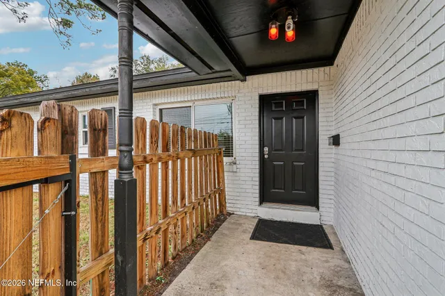 $295,000 | 7815 Old Kings Road South, Jacksonville, FL 32217