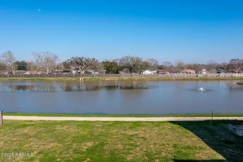 $195,000 | 203 Waterpointe Lane, Scott, LA 70583