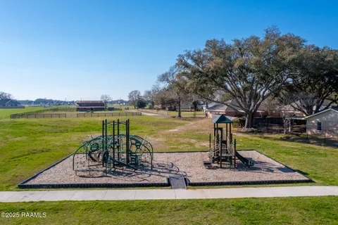 $195,000 | 203 Waterpointe Lane, Scott, LA 70583