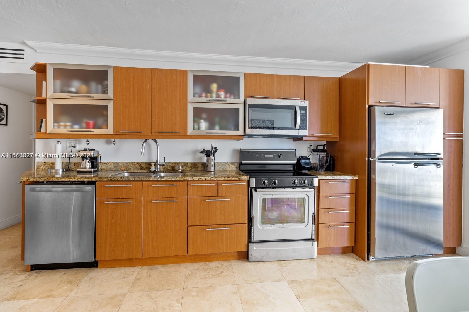 145 Southeast 25th Road, Unit 804 Miami, FL 33129 - Photo 5 of 24 Gallery Image 5