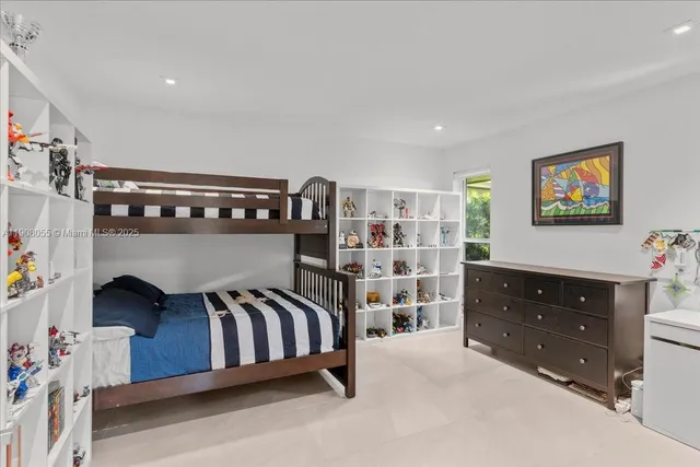 $3,150,000 | 10105 Southwest 71st Avenue, Pinecrest, FL 33156